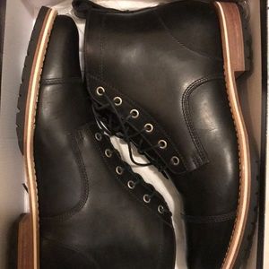 *New* Helm Men’s Black Boots